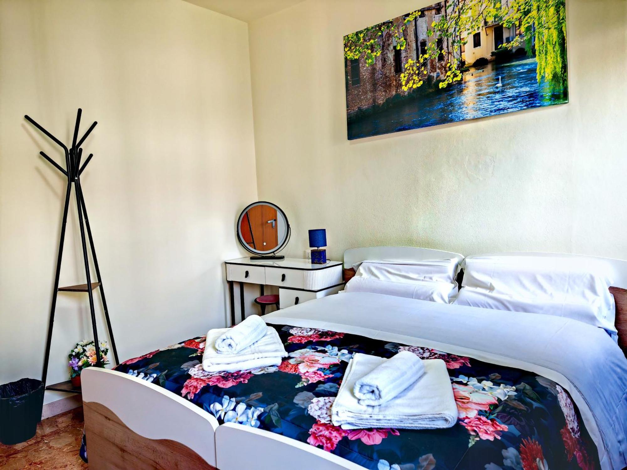 Goldmine Guest House 2 Venice Exterior photo