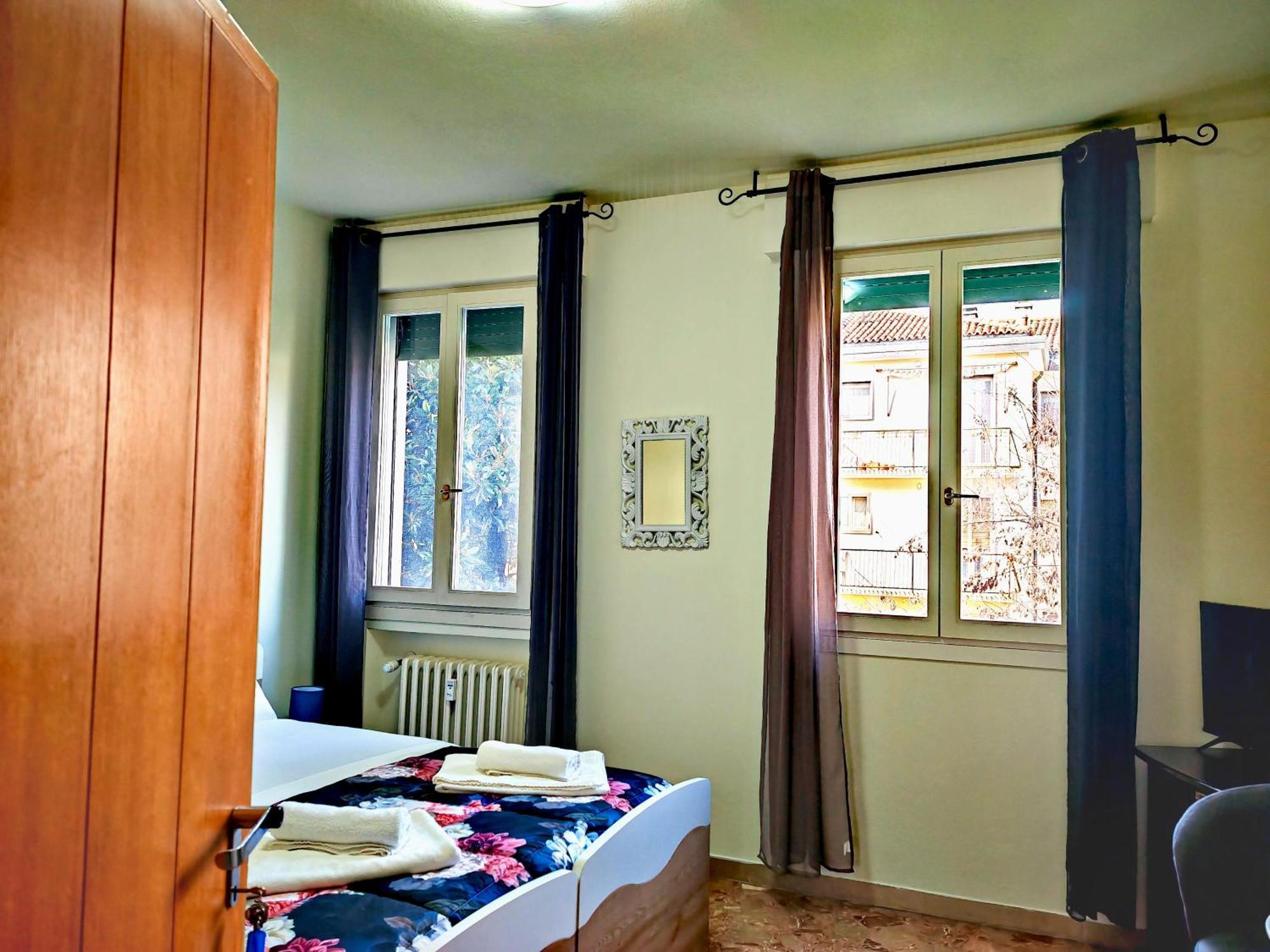 Goldmine Guest House 2 Venice Room photo